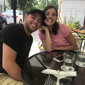 🌻 hello Poshmark friends!! here’s a lil about me!